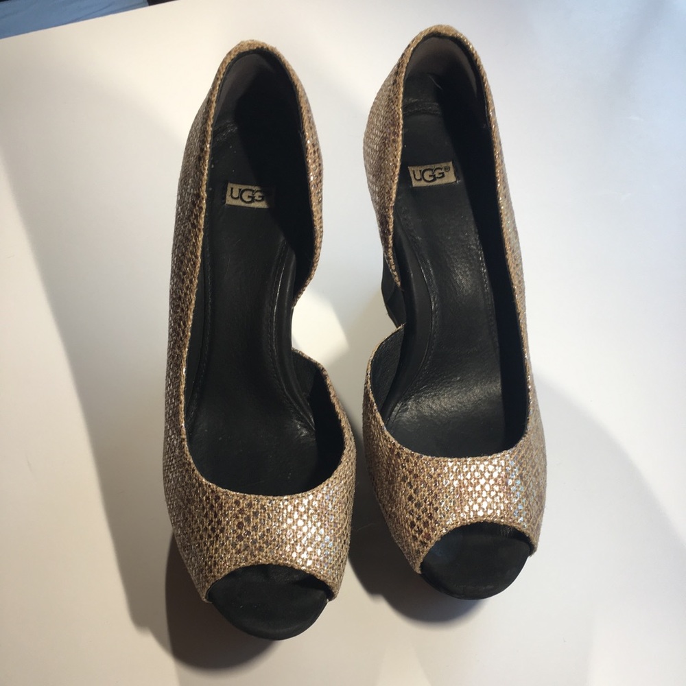 UGG Wedges open toe Excellent Condition